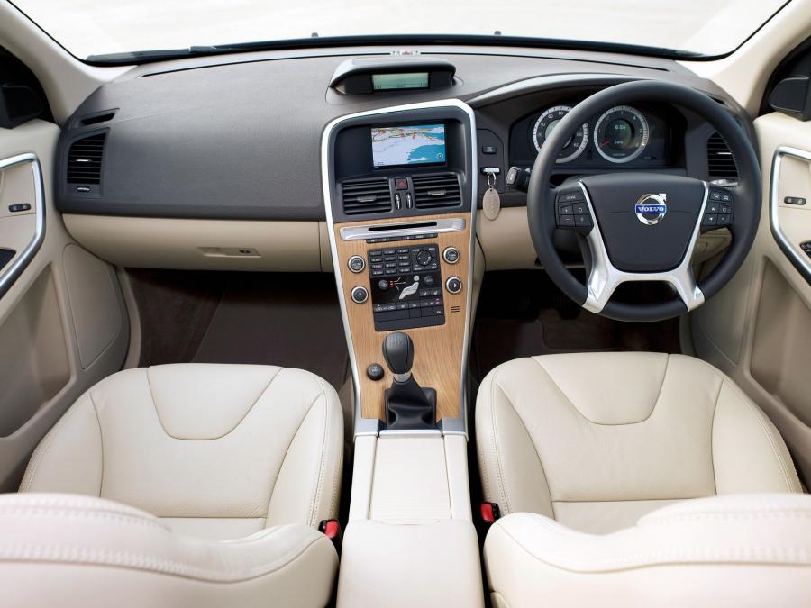  Volvo XC60 DRIVe Efficiency 2009 года  (UK) (фото 4 из 24)